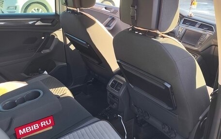 Volkswagen Tiguan II, 2017 год, 2 000 000 рублей, 23 фотография