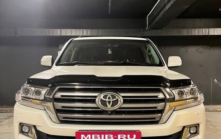 Toyota Land Cruiser 200, 2016 год, 7 210 000 рублей, 3 фотография