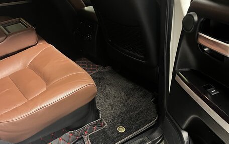 Toyota Land Cruiser 200, 2016 год, 7 210 000 рублей, 34 фотография