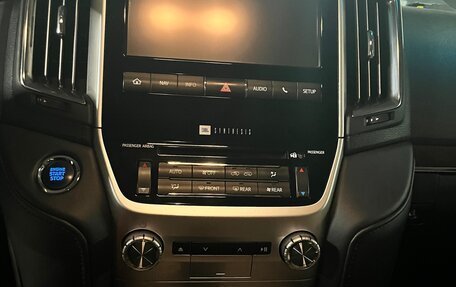 Toyota Land Cruiser 200, 2016 год, 7 210 000 рублей, 27 фотография