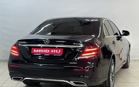 Mercedes-Benz E-Класс, 2020 год, 3 499 000 рублей, 4 фотография