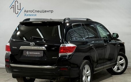 Toyota Highlander III, 2011 год, 1 999 800 рублей, 2 фотография