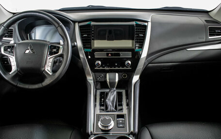 Mitsubishi Montero Sport, 2021 год, 4 470 000 рублей, 12 фотография