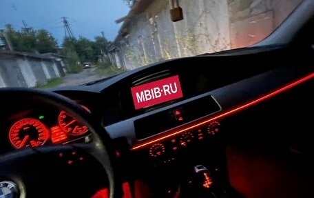 BMW 5 серия, 2004 год, 1 050 000 рублей, 2 фотография