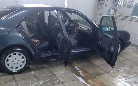 Mercedes-Benz E-Класс, 1997 год, 600 000 рублей, 2 фотография