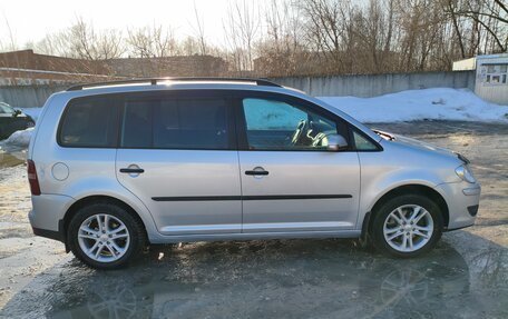 Volkswagen Touran III, 2007 год, 580 000 рублей, 4 фотография