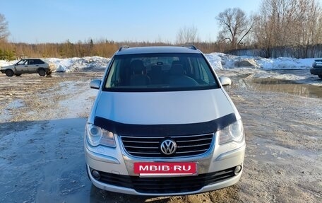 Volkswagen Touran III, 2007 год, 580 000 рублей, 2 фотография