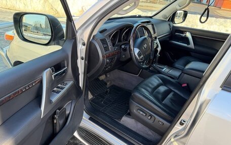 Toyota Land Cruiser 200, 2013 год, 4 200 000 рублей, 21 фотография