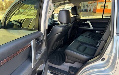 Toyota Land Cruiser 200, 2013 год, 4 200 000 рублей, 24 фотография