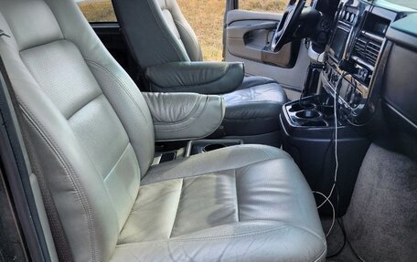 GMC Savana I, 2008 год, 2 250 000 рублей, 18 фотография