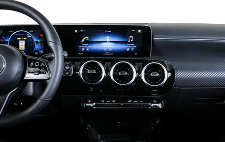 Mercedes-Benz CLA, 2020 год, 3 190 000 рублей, 14 фотография