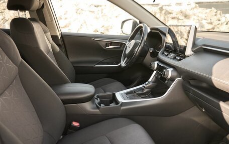 Toyota RAV4, 2020 год, 2 900 000 рублей, 6 фотография