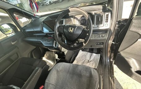 Honda Stepwgn IV, 2011 год, 1 700 000 рублей, 3 фотография