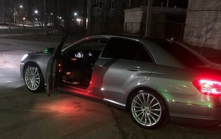 Mercedes-Benz E-Класс, 2012 год, 1 550 000 рублей, 3 фотография