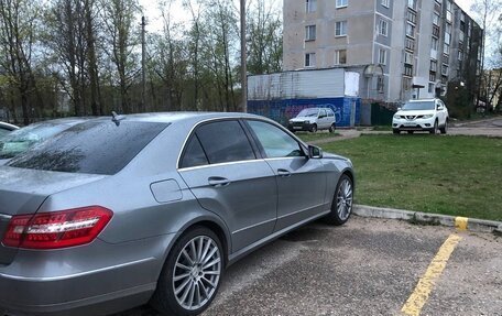 Mercedes-Benz E-Класс, 2012 год, 1 550 000 рублей, 6 фотография