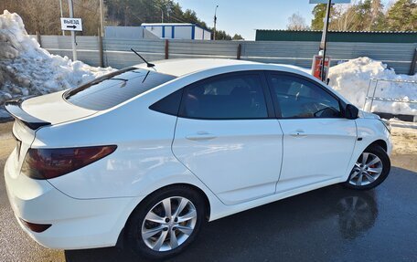 Hyundai Solaris II рестайлинг, 2011 год, 900 000 рублей, 6 фотография