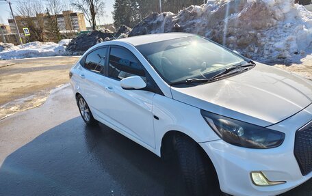 Hyundai Solaris II рестайлинг, 2011 год, 900 000 рублей, 3 фотография