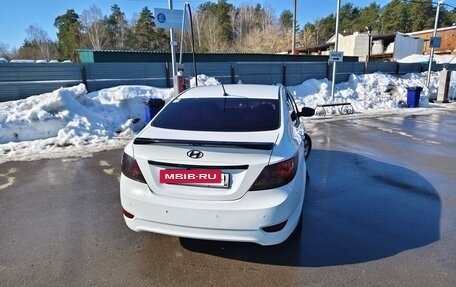 Hyundai Solaris II рестайлинг, 2011 год, 900 000 рублей, 4 фотография