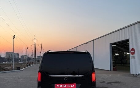 Mercedes-Benz V-Класс, 2018 год, 4 450 000 рублей, 4 фотография