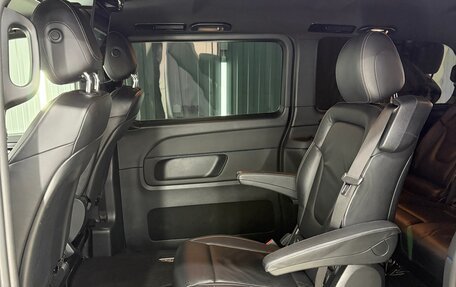 Mercedes-Benz V-Класс, 2018 год, 4 450 000 рублей, 29 фотография