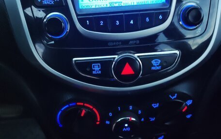 Hyundai Solaris II рестайлинг, 2013 год, 760 000 рублей, 15 фотография