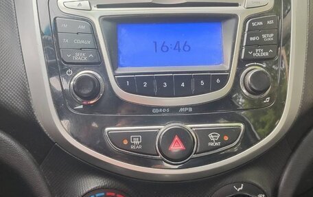 Hyundai Solaris II рестайлинг, 2013 год, 760 000 рублей, 16 фотография