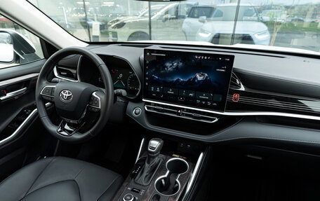 Toyota Highlander, 2025 год, 6 090 000 рублей, 10 фотография