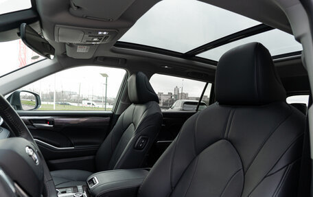 Toyota Highlander, 2025 год, 6 090 000 рублей, 12 фотография