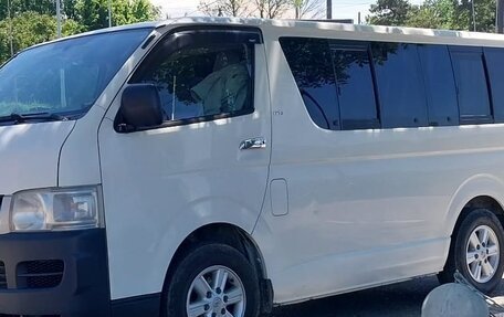 Toyota HiAce H200, 2005 год, 1 890 000 рублей, 6 фотография