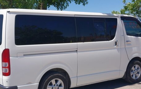 Toyota HiAce H200, 2005 год, 1 890 000 рублей, 7 фотография