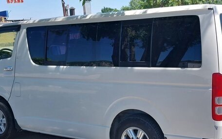 Toyota HiAce H200, 2005 год, 1 890 000 рублей, 8 фотография