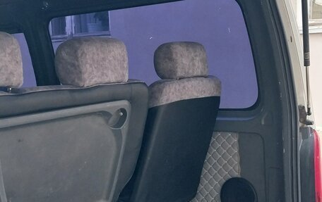 Toyota HiAce H200, 2005 год, 1 890 000 рублей, 10 фотография