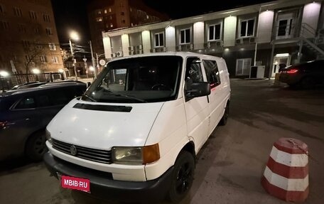Volkswagen Transporter T4, 2000 год, 765 000 рублей, 1 фотография