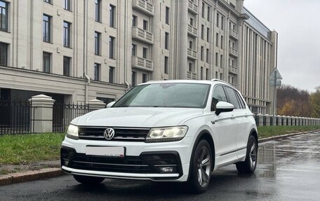 Volkswagen Tiguan II, 2019 год, 2 600 000 рублей, 1 фотография