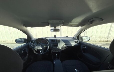 Volkswagen Polo VI (EU Market), 2012 год, 900 000 рублей, 11 фотография