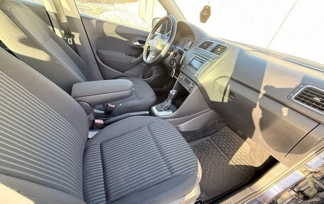 Volkswagen Polo VI (EU Market), 2012 год, 900 000 рублей, 19 фотография