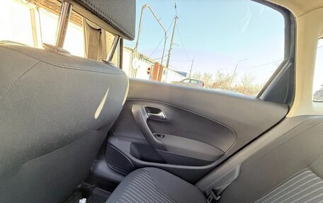 Volkswagen Polo VI (EU Market), 2012 год, 900 000 рублей, 17 фотография