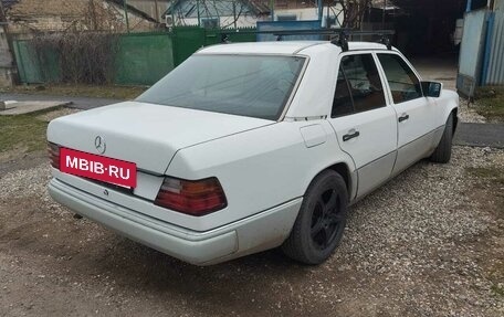 Mercedes-Benz E-Класс, 1992 год, 420 000 рублей, 3 фотография