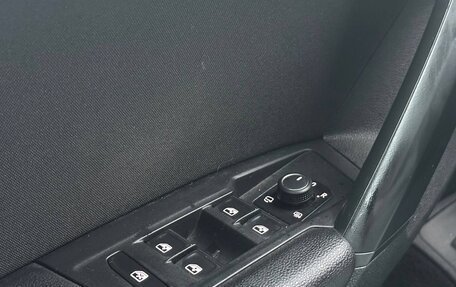 Volkswagen Tiguan II, 2019 год, 2 600 000 рублей, 14 фотография