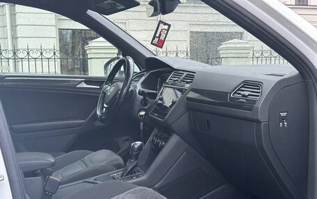 Volkswagen Tiguan II, 2019 год, 2 600 000 рублей, 12 фотография