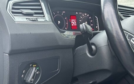 Volkswagen Tiguan II, 2019 год, 2 600 000 рублей, 20 фотография