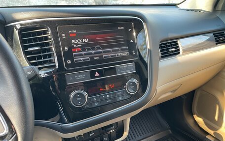 Mitsubishi Outlander III рестайлинг 3, 2019 год, 3 500 000 рублей, 17 фотография