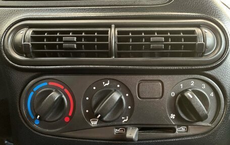 Chevrolet Niva I рестайлинг, 2017 год, 640 000 рублей, 21 фотография