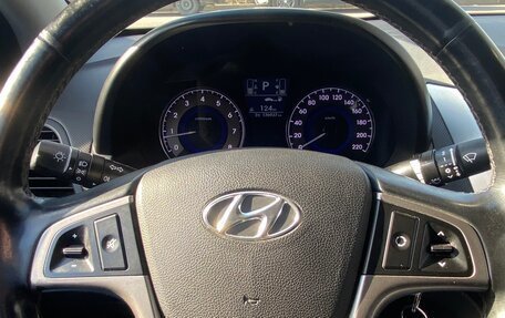 Hyundai Solaris II рестайлинг, 2016 год, 900 000 рублей, 6 фотография