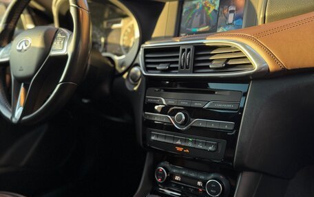 Infiniti Q30, 2017 год, 2 250 000 рублей, 7 фотография