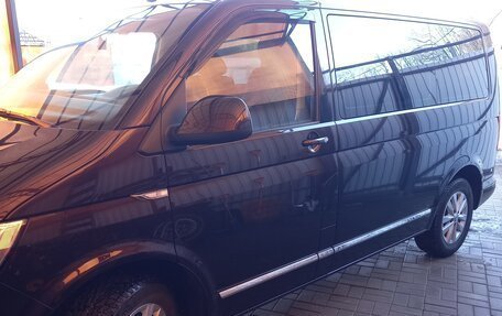 Volkswagen Caravelle T6 рестайлинг, 2017 год, 3 650 000 рублей, 2 фотография