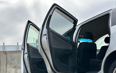 Toyota Wish II, 2005 год, 975 000 рублей, 11 фотография