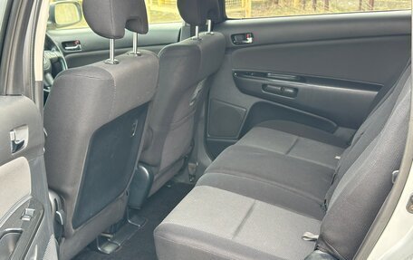 Toyota Wish II, 2005 год, 975 000 рублей, 24 фотография