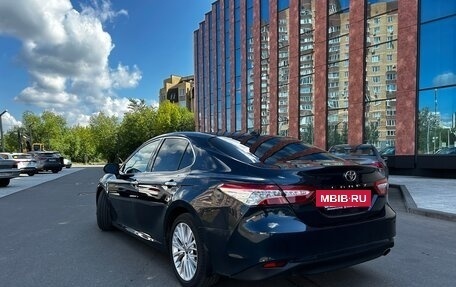 Toyota Camry, 2018 год, 2 700 000 рублей, 3 фотография
