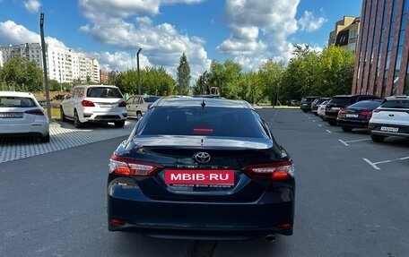 Toyota Camry, 2018 год, 2 700 000 рублей, 5 фотография